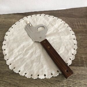 Vtg Novelty ‘OK’ Hand Signal Bottle Opener